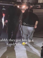 They got bro in 4 handcuffs - poza demo