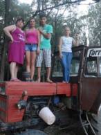 Familia Tractor, poză de grup - poza demo