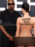 Iubita lui Kanye West voteaza cu Calin - poza demo
