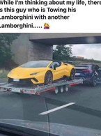 There is guy towing his lambo with another lambo - poza demo