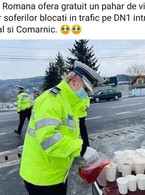 Politia Romana ofera gratuit un pahar de vin - poza demo