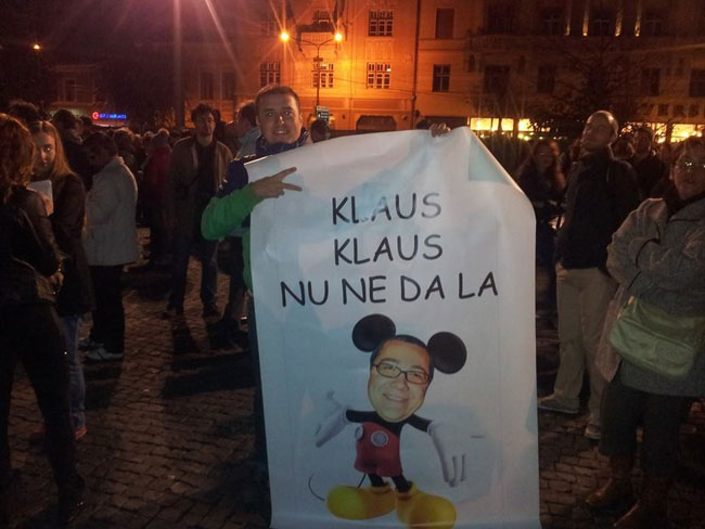 Klaus, Klaus, nu ne da la Mickey Mouse poze haioase