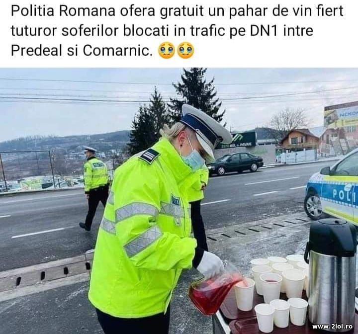 Politia Romana ofera gratuit un pahar de vin | poze haioase